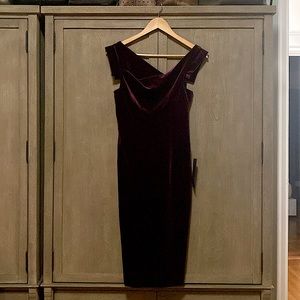 Never worn Black Halo fully lined velvet dress in a size 2.